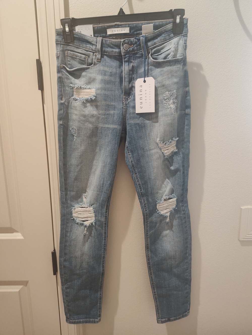 NWT Eunina Distressed Light Blue Women's Jeans Size 7